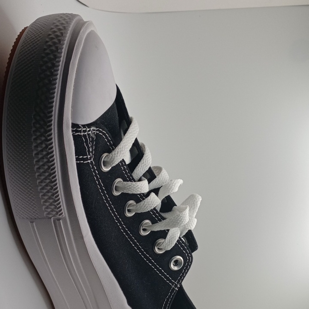 Converse All Star Black and White Logo Detail